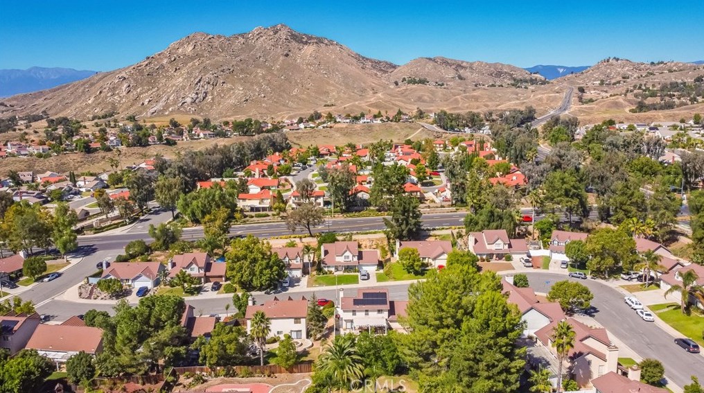 24585 Meadow Grass Way, Moreno Valley CA  92557-4129 exterior