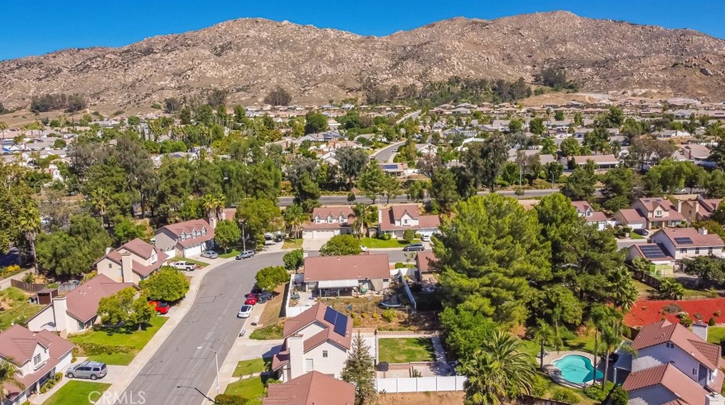 24585 Meadow Grass Way, Moreno Valley CA  92557-4129 exterior