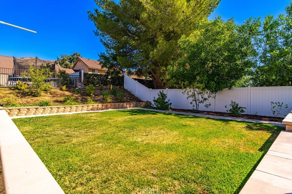 24585 Meadow Grass Way, Moreno Valley CA  92557-4129 exterior