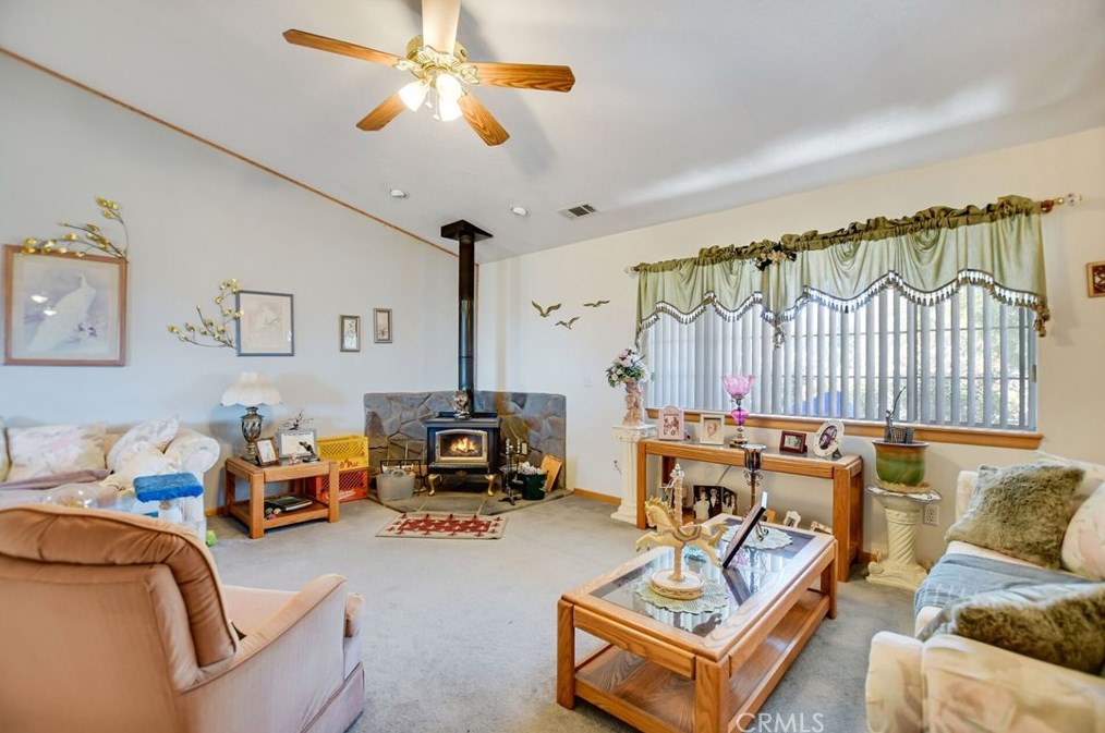9045 Smith Rd, Phelan, CA 92371-7463