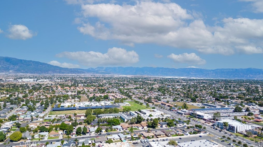 15960 Grevillea St, Fontana, CA 92335-5418