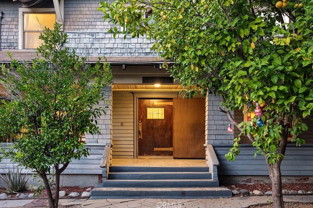6401 Elder St, Los Angeles, CA 90042-1543