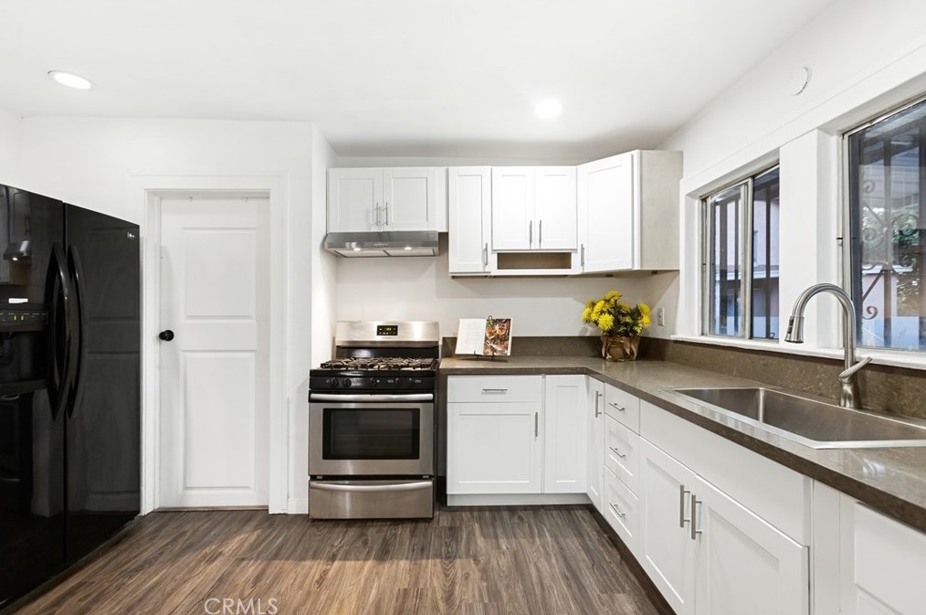 4209 Mckinley Ave, Los Angeles CA  90011-3025 exterior