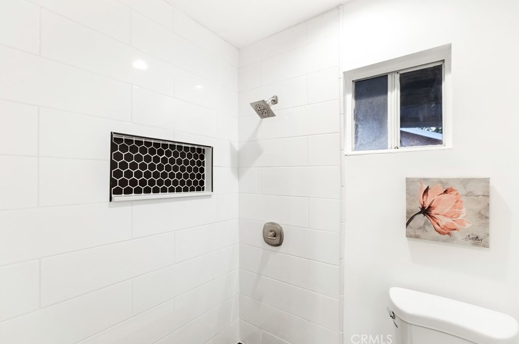 4209 Mckinley Ave, Los Angeles CA  90011-3025 exterior