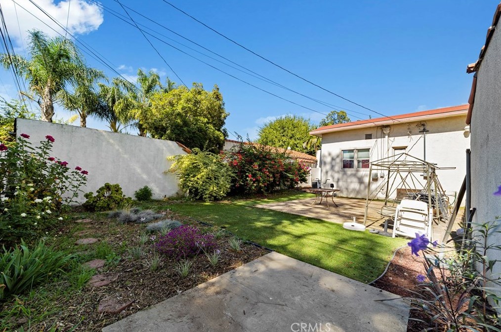 352 Madison Ave, Pomona CA  91767-3124 exterior