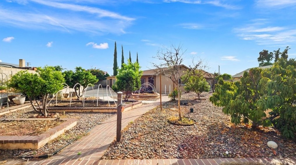 17280 Mesa Ave, Fontana CA  92336-2151 exterior