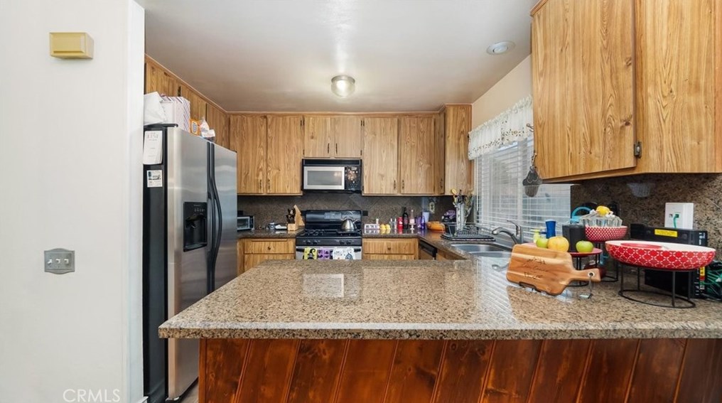 17280 Mesa Ave, Fontana CA  92336-2151 exterior