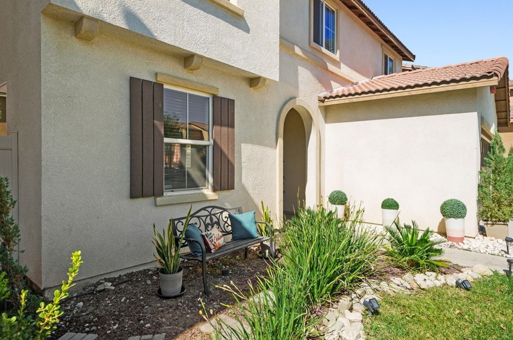 1118 N Iris Ave, Rialto, CA 92376