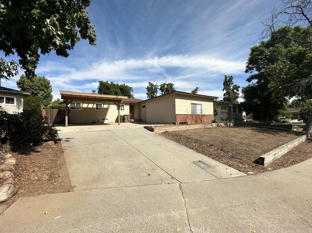 213 Creighton Cir, Claremont, CA 91711