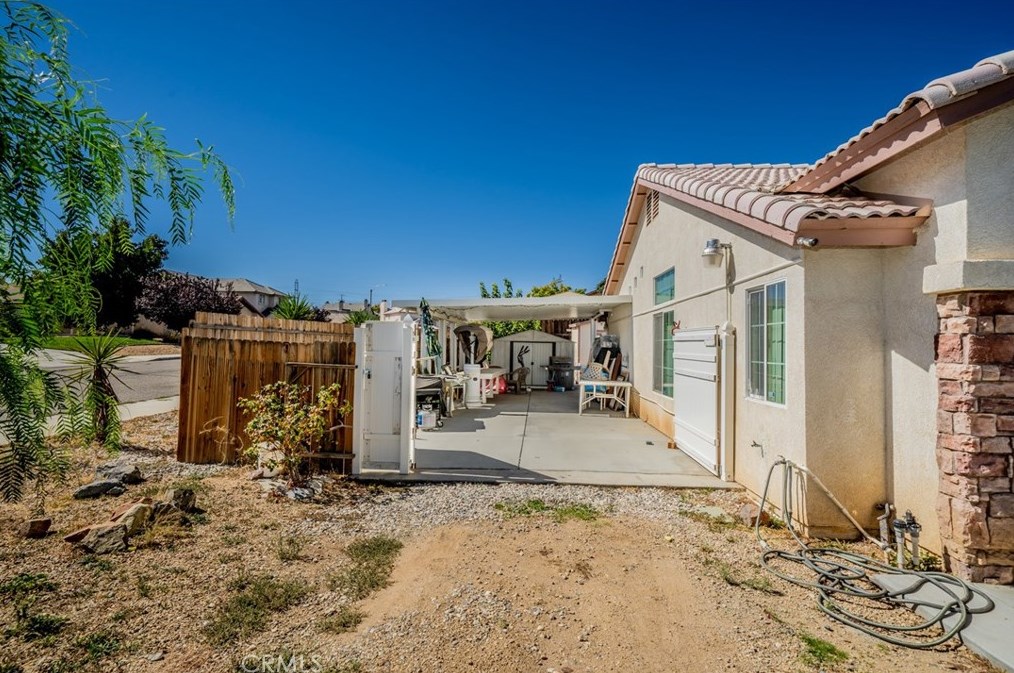 9052 Powell Ave, Hesperia CA  92344-8291 exterior