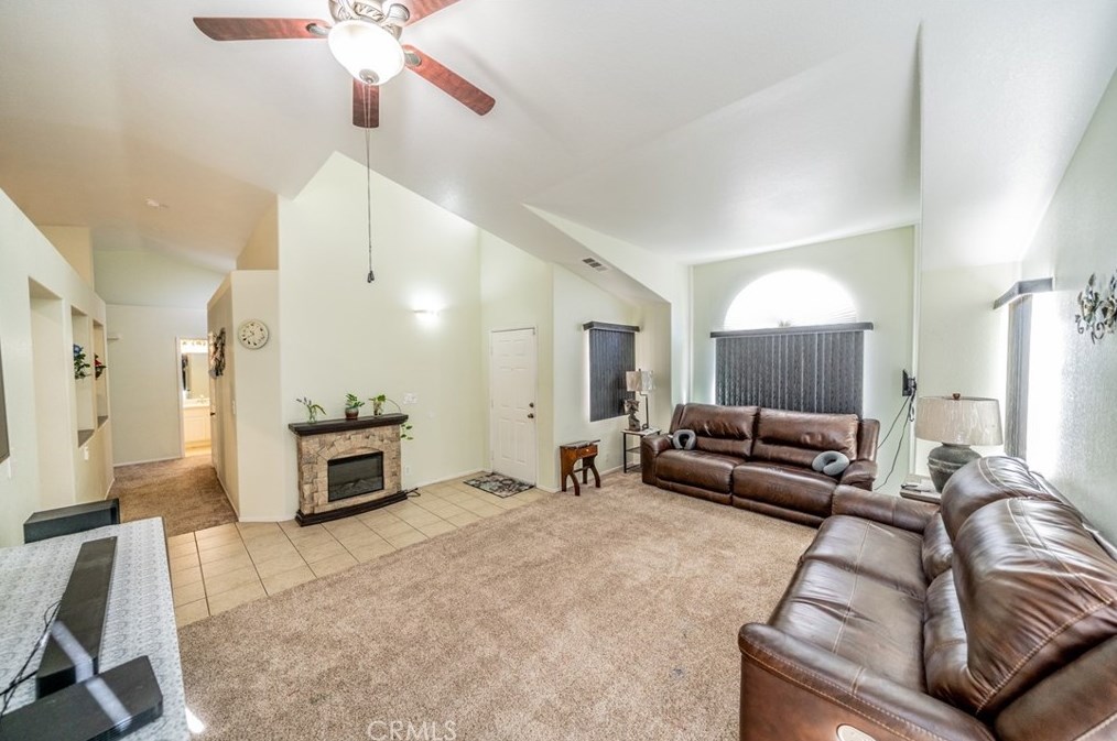 9052 Powell Ave, Hesperia CA  92344-8291 exterior