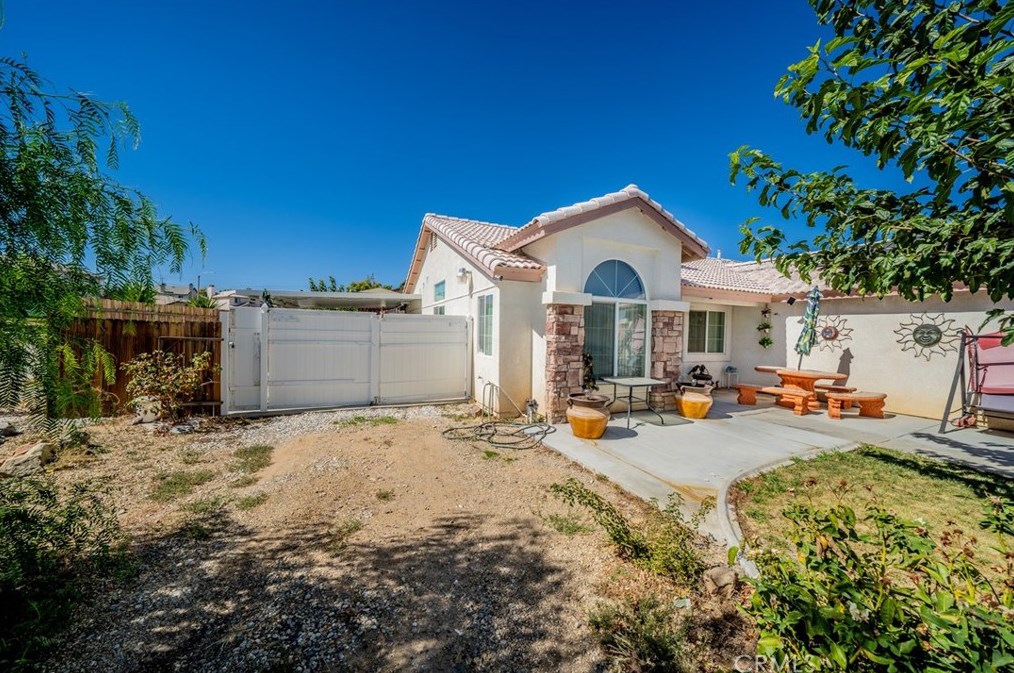 9052 Powell Ave, Hesperia CA  92344-8291 exterior