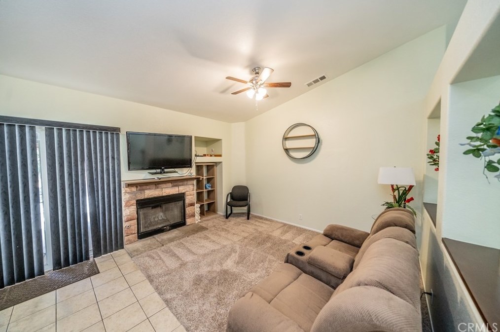 9052 Powell Ave, Hesperia CA  92344-8291 exterior