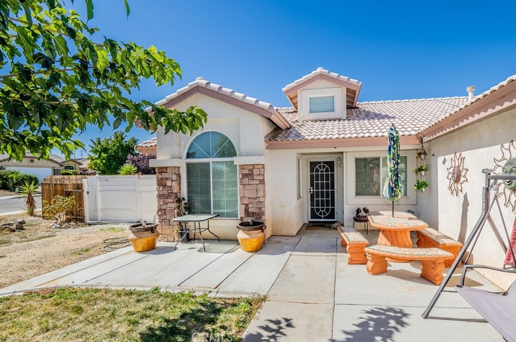 9052 Powell Ave, Hesperia CA  92344-8291 exterior