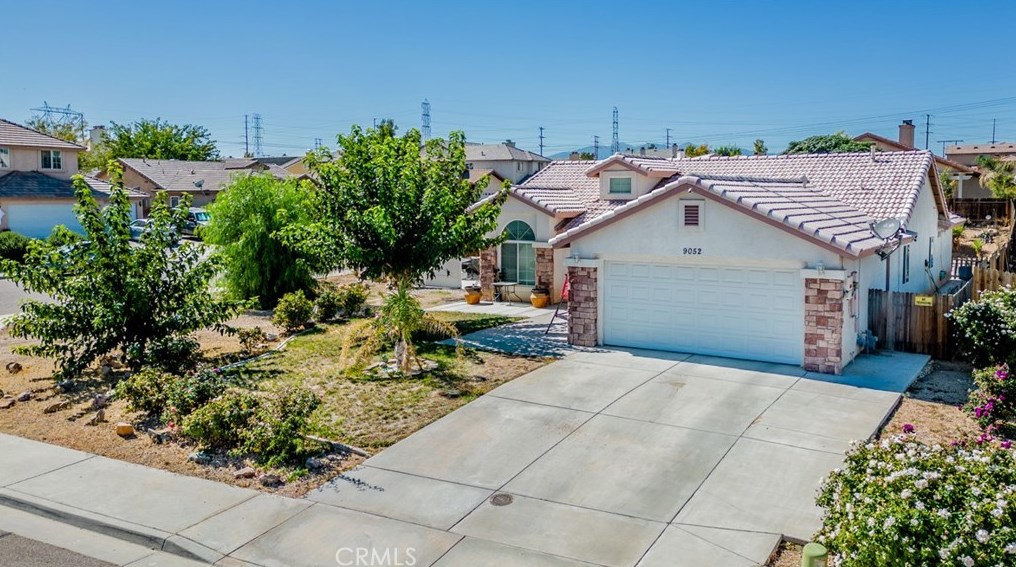 9052 Powell Ave, Hesperia CA  92344-8291 exterior