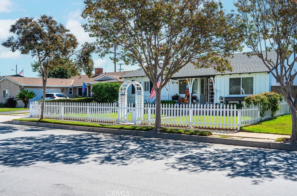 462 E School St, Covina, CA 91723