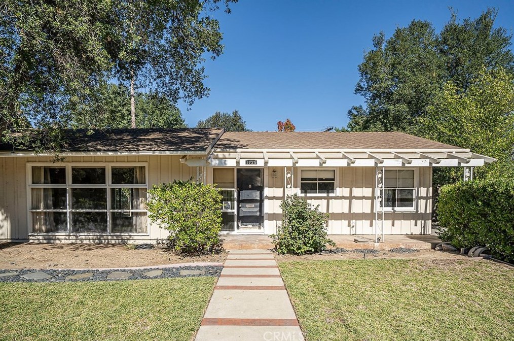 1725 E California Blvd, Pasadena, CA 91106