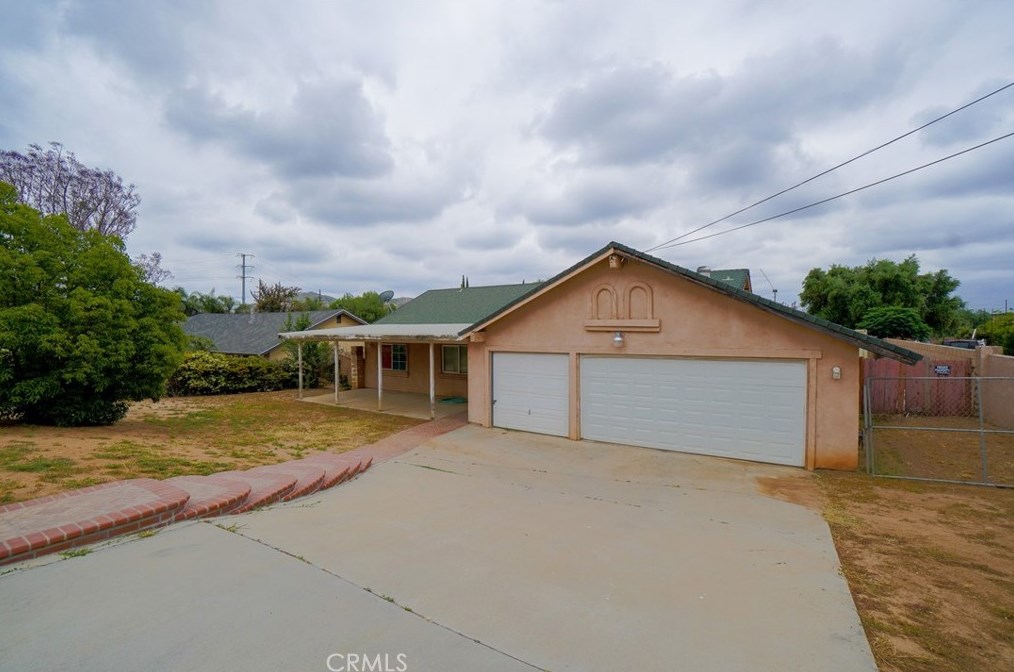 6992 38th St, Riverside, CA 92509