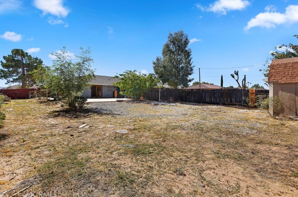 13052 Quapaw Rd, Apple Valley CA  92308-6269 exterior