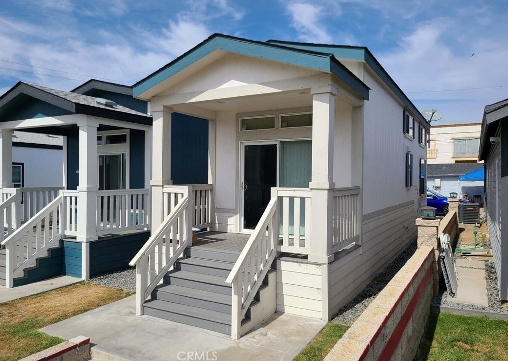 313 W 1st Street #i, La Habra, CA 90631