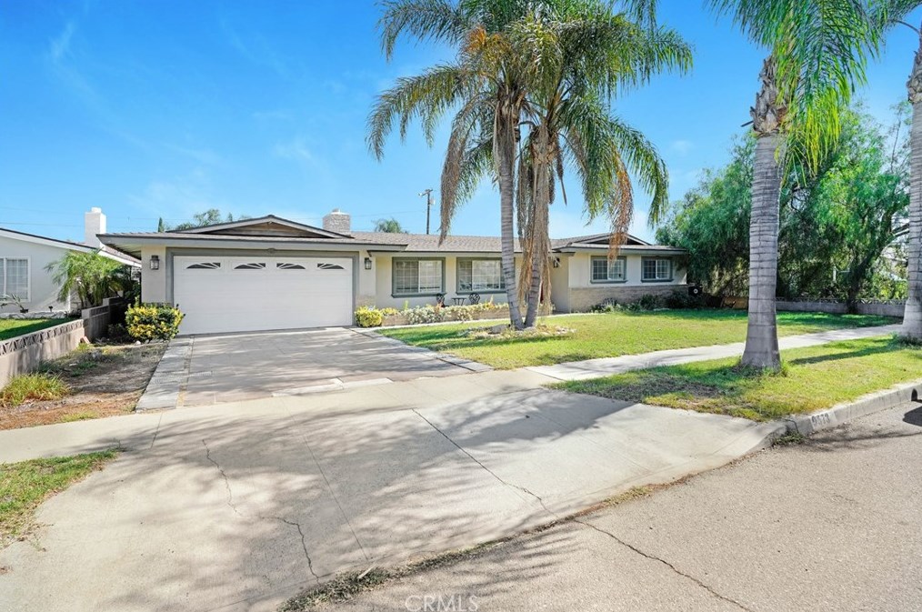 9573 Lombardy Ave, Fontana, CA 92335-5970