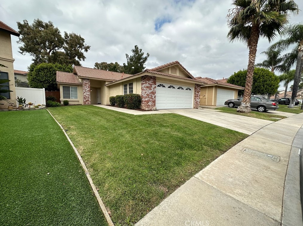 19229 White Dove Ln, Riverside, CA 92508