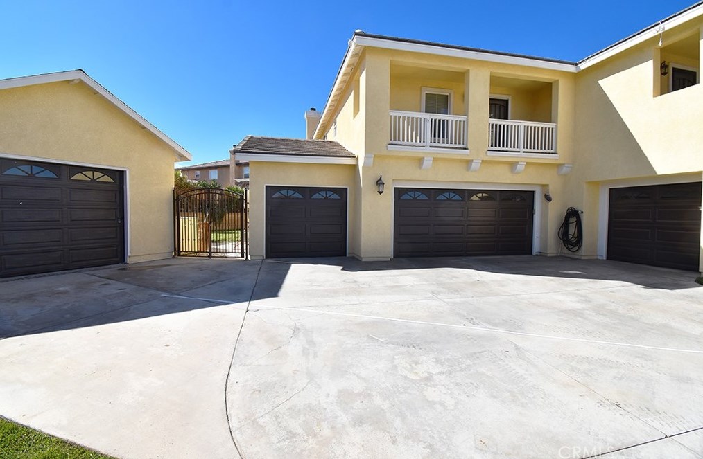 11930 Russell Ct, Victorville, CA 92392