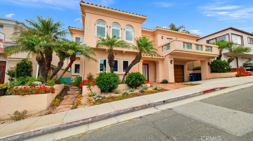 943 8th St, Hermosa Beach, CA 90254