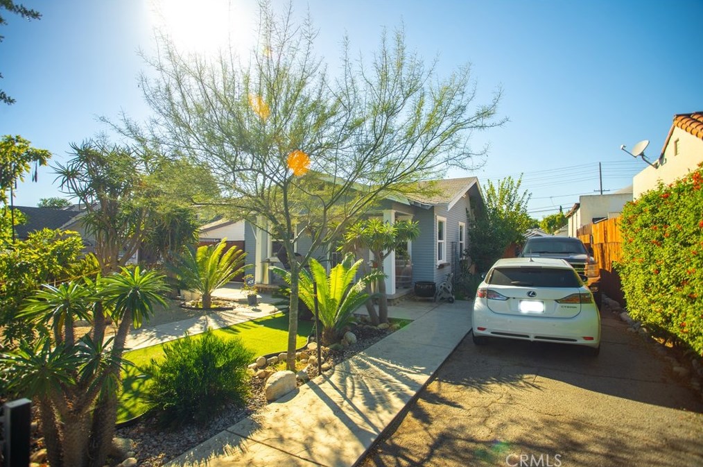 481 N 8th Ave, Upland, CA 91786