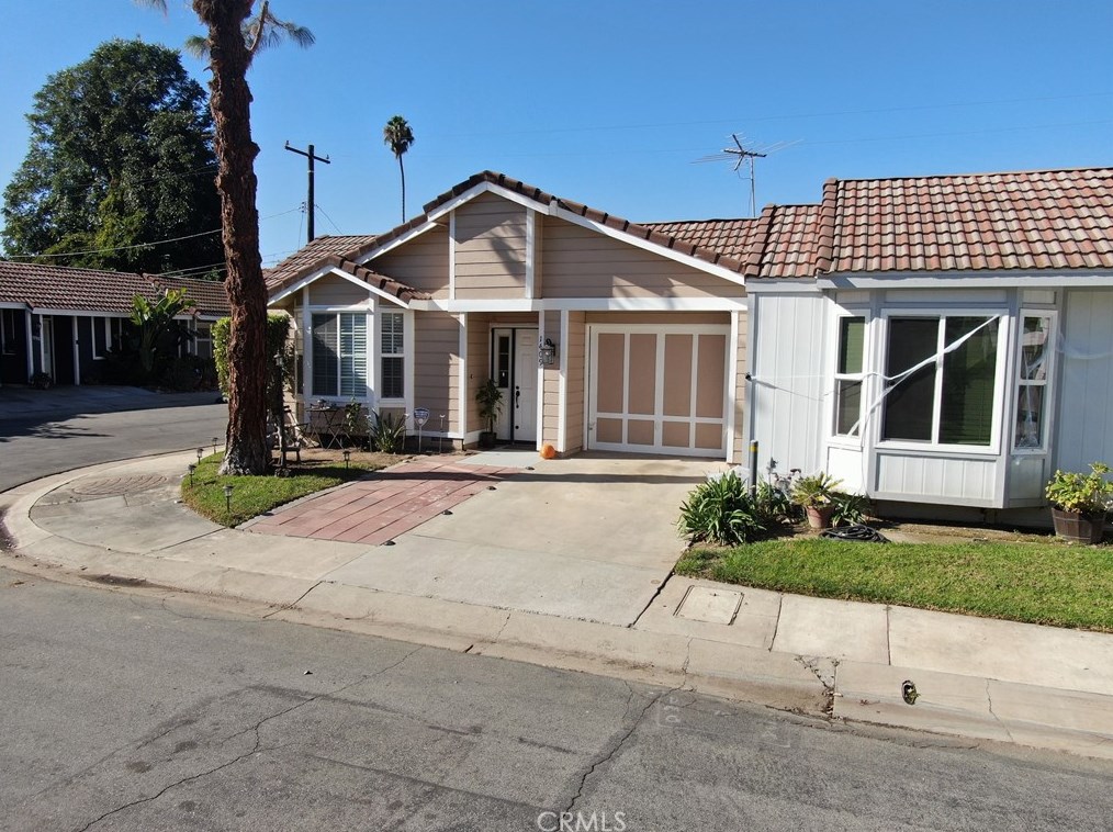 1409 Skyway Ln, Pomona, CA 91768