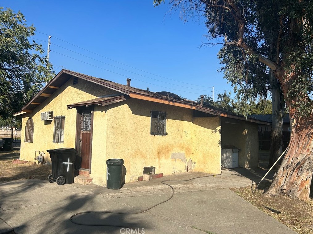 15069 San Bernardino Ave, Fontana, CA 92335-5324