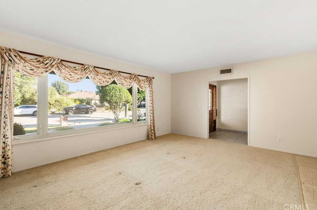 1549 Whittier Ave, Claremont, CA 91711