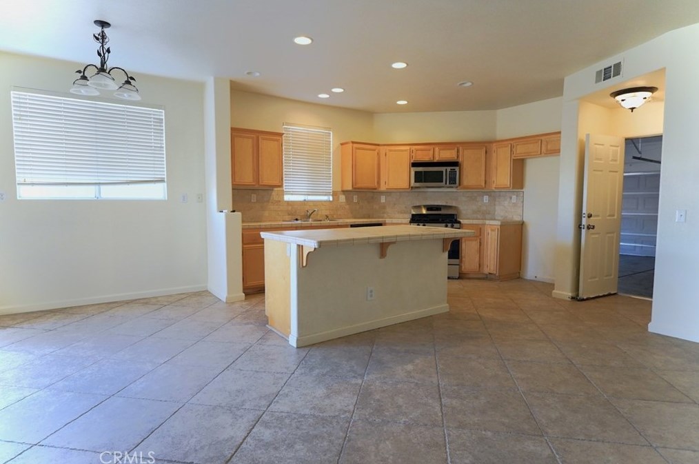 11838 Trailwood St, Victorville, CA 92392