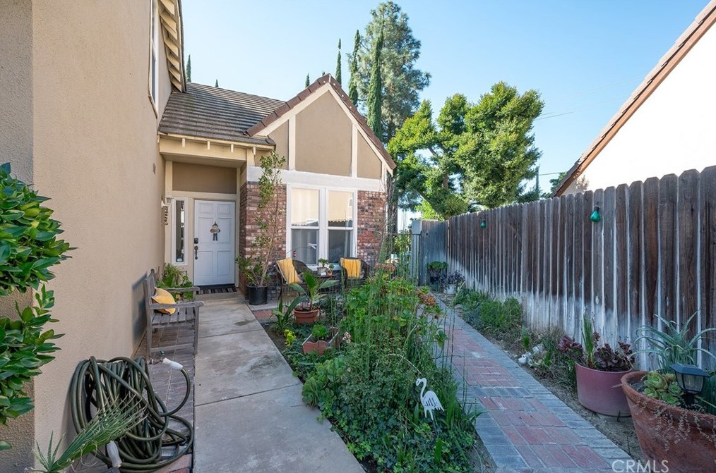 1590 Honeydale Ct, Upland, CA 91786
