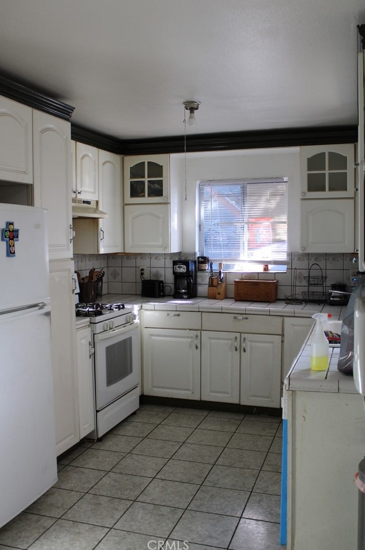 2662 E Van Buren St, Long Beach, CA 90810