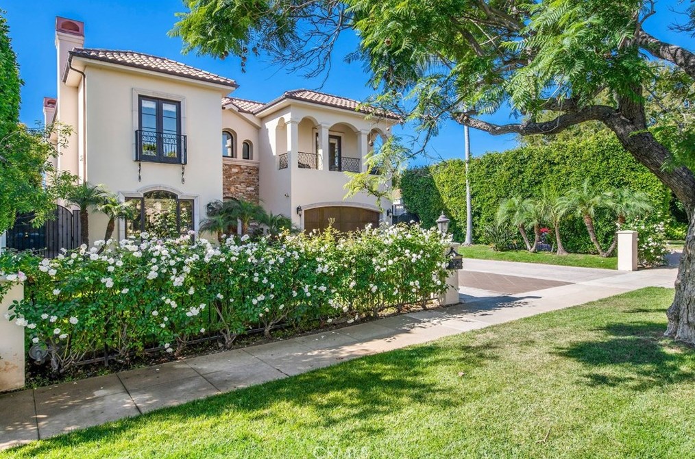 733 Moreno Ave, Los Angeles, CA 90049-4832