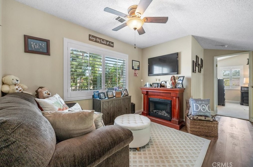 11611 Homewood Pl, Fontana CA  92337-0669 exterior