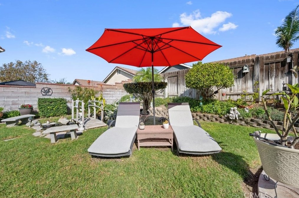 11611 Homewood Pl, Fontana CA  92337-0669 exterior