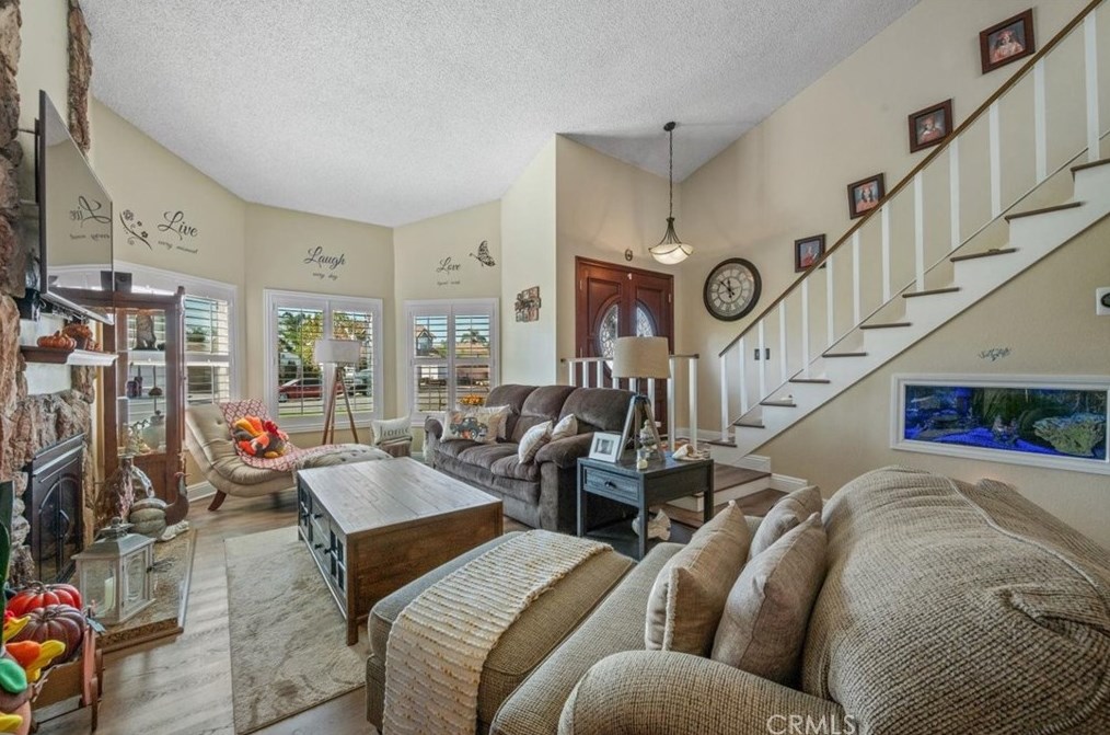 11611 Homewood Pl, Fontana CA  92337-0669 exterior