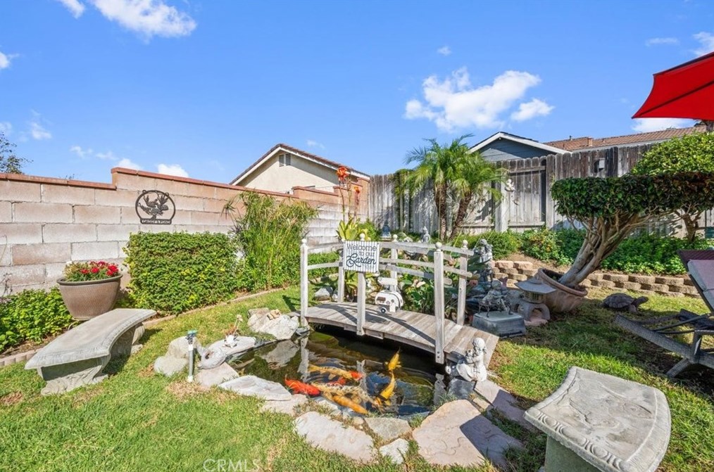 11611 Homewood Pl, Fontana CA  92337-0669 exterior