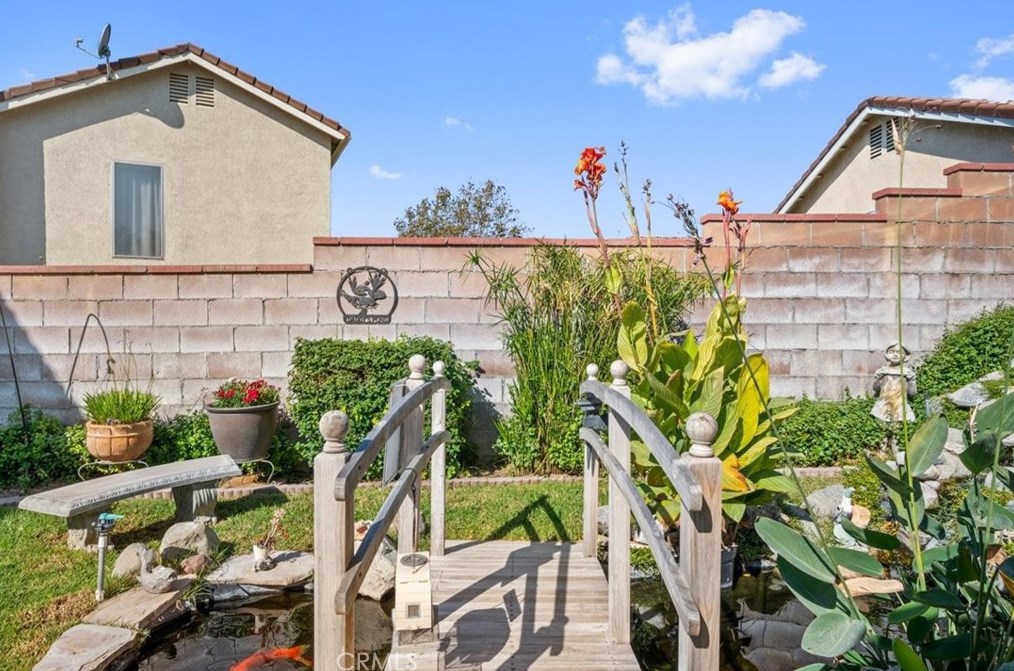 11611 Homewood Pl, Fontana CA  92337-0669 exterior