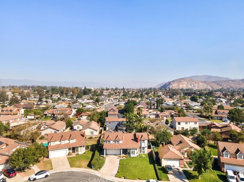 11611 Homewood Pl, Fontana CA  92337-0669 exterior