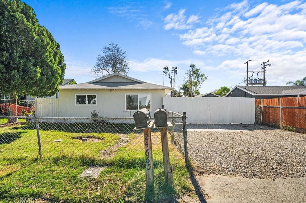 24665 6th St, San Bernardino, CA 92410
