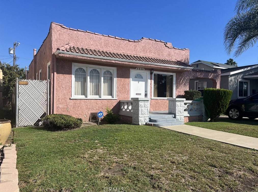 5850 Madden Ave, Los Angeles, CA 90043-3213