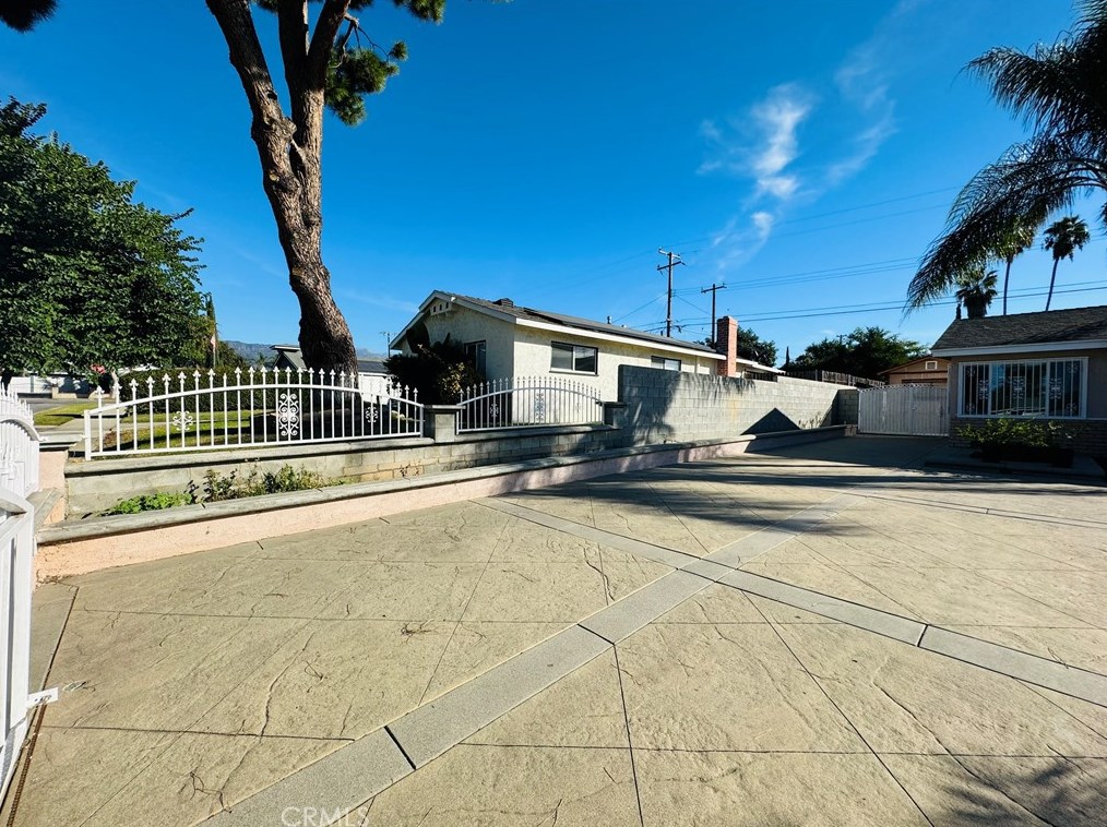 2358 Saunders St, Pomona, CA 91767