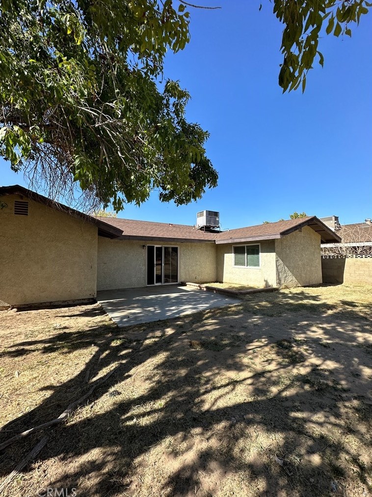 44840 Hanstead Ave, Lancaster CA  93535-2739 exterior