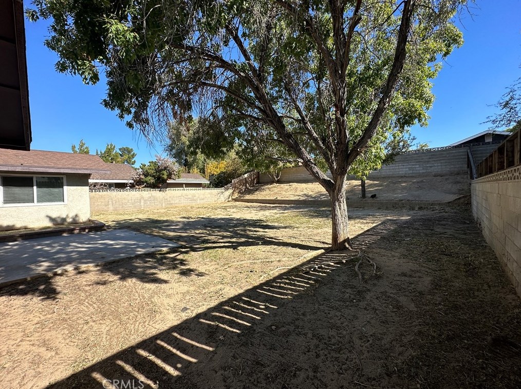 44840 Hanstead Ave, Lancaster CA  93535-2739 exterior