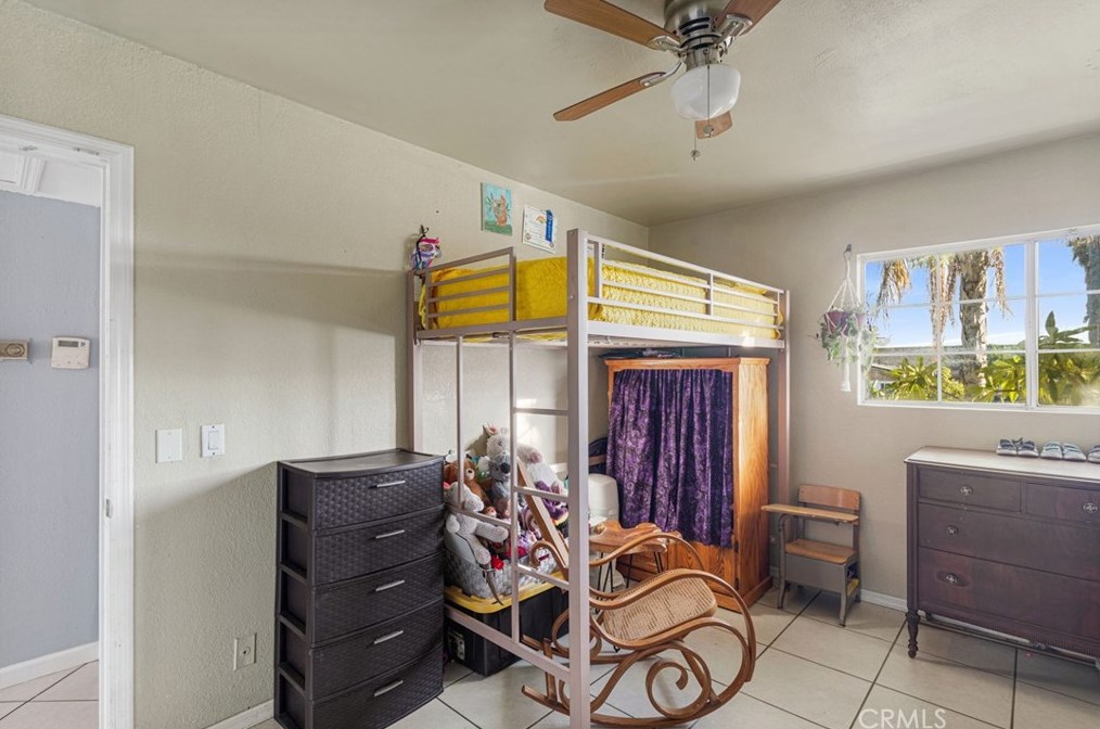 981 La Verne Ave, Pomona CA  91767-2621 exterior