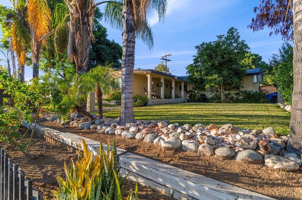 981 E La Verne Ave, Pomona, CA 91767