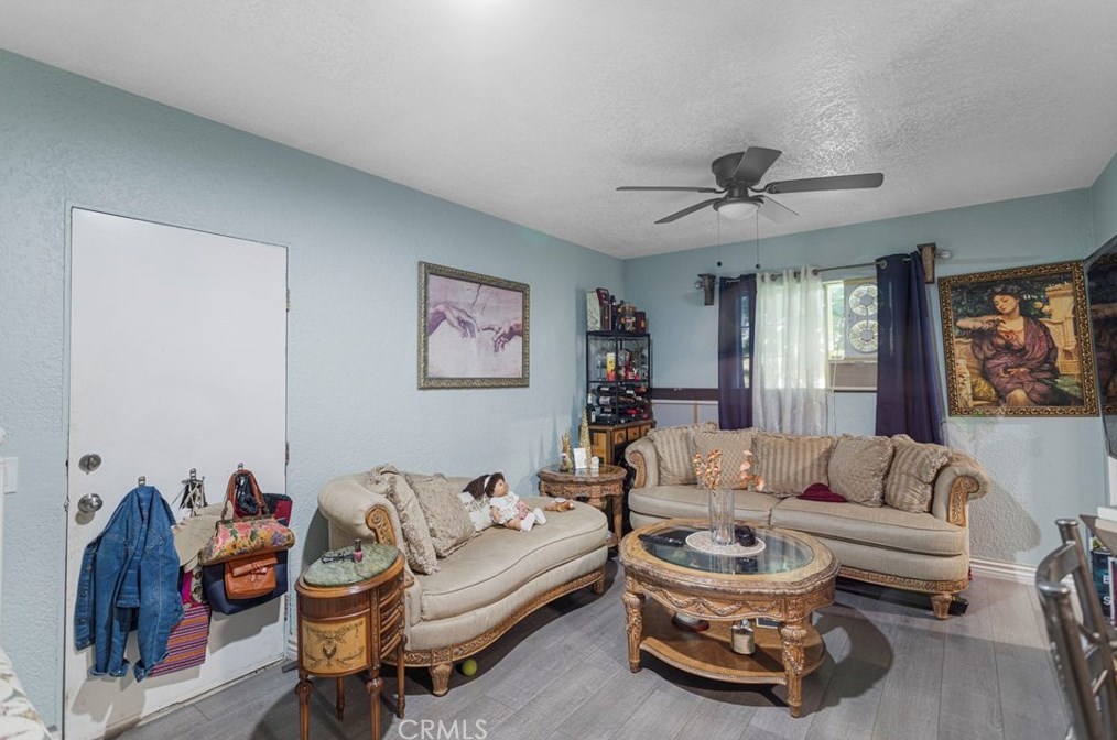 981 La Verne Ave, Pomona CA  91767-2621 exterior